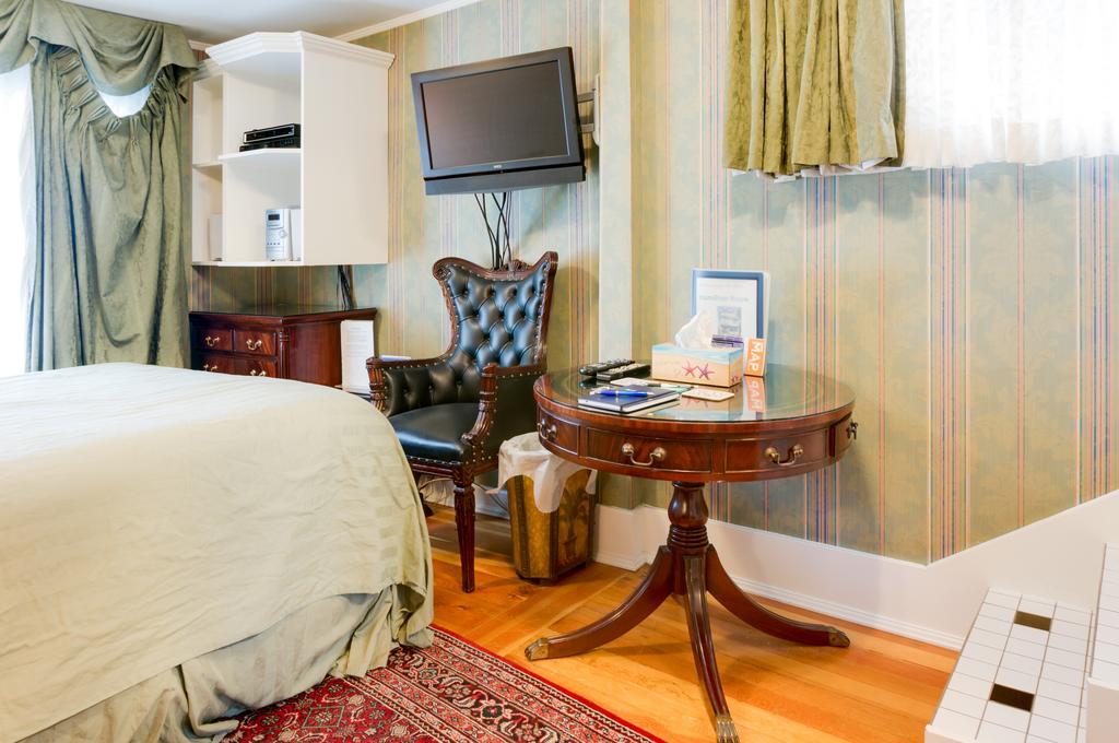 Calgary Westways Guest House Phòng bức ảnh