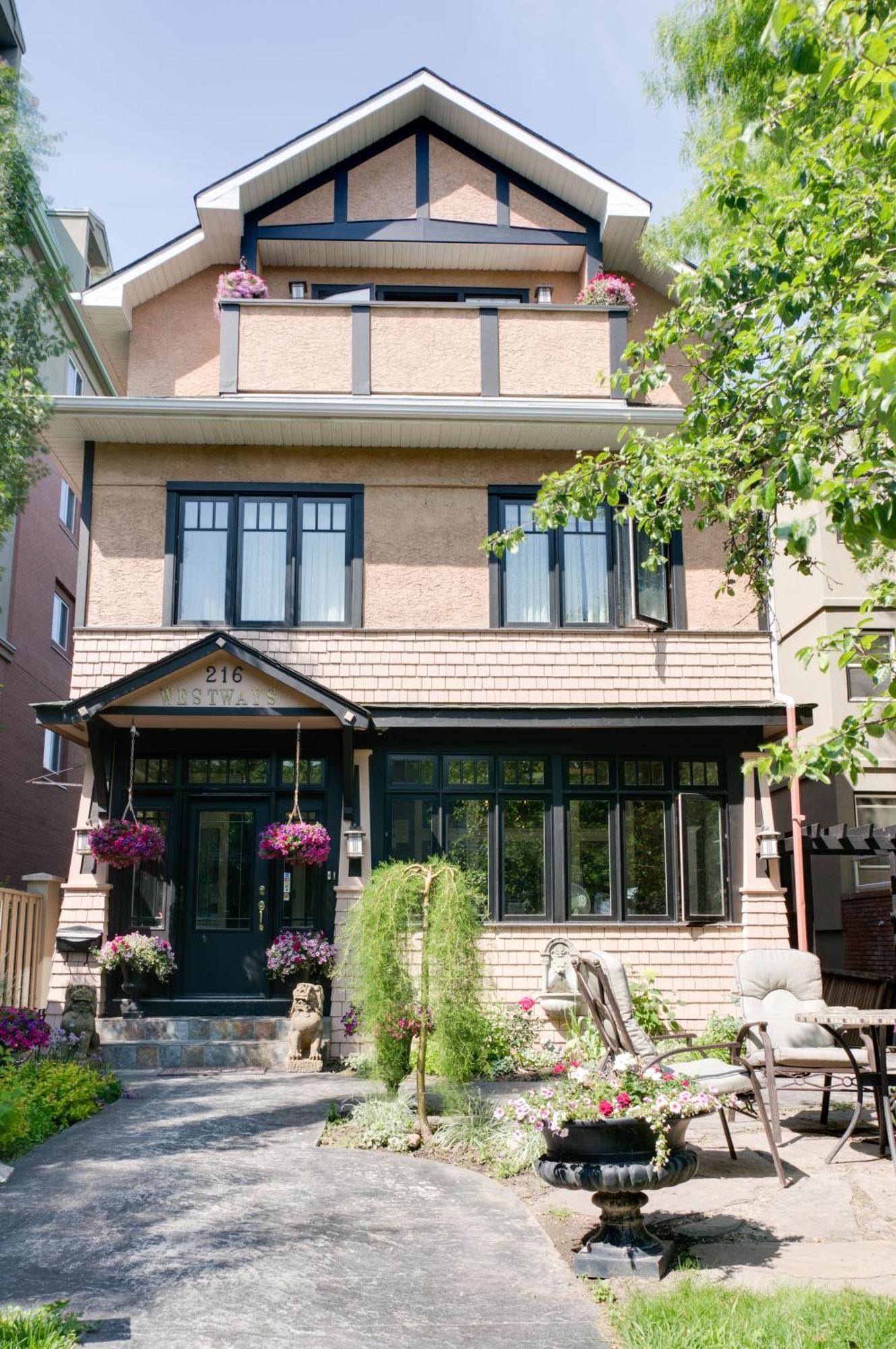 Calgary Westways Guest House Ngoại thất bức ảnh
