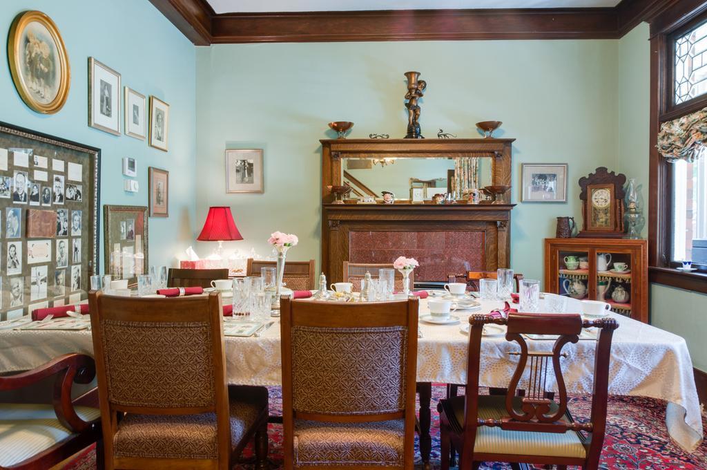 Calgary Westways Guest House Ngoại thất bức ảnh