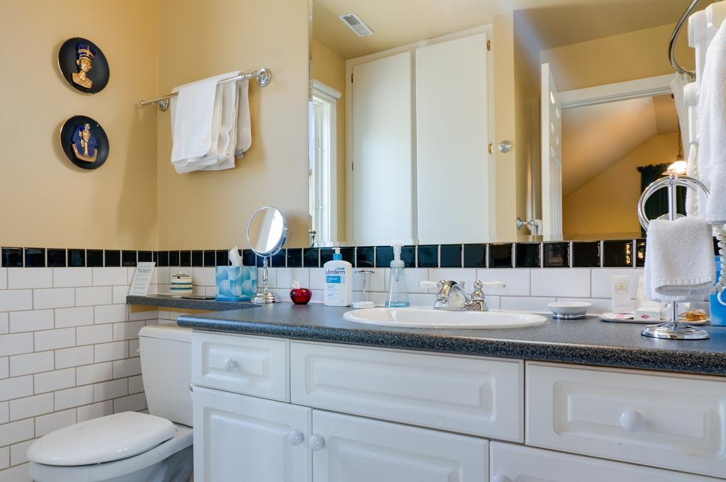 Calgary Westways Guest House Ngoại thất bức ảnh