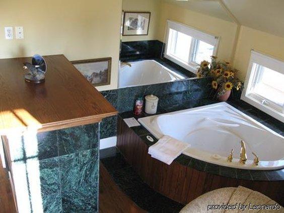 Calgary Westways Guest House Phòng bức ảnh