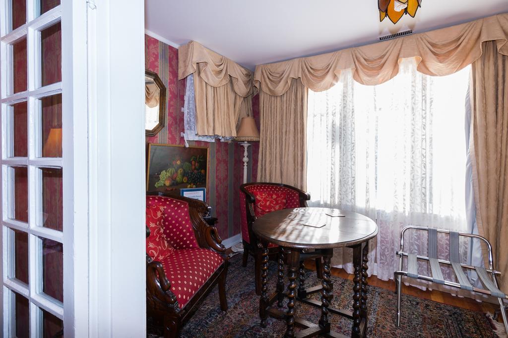 Calgary Westways Guest House Ngoại thất bức ảnh