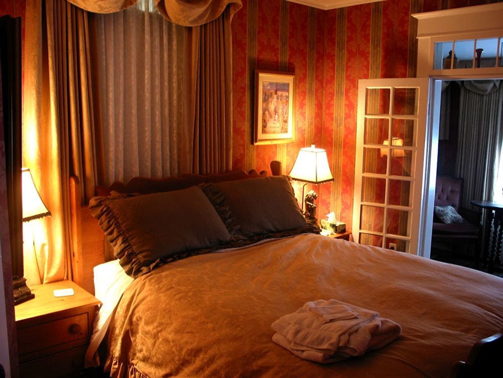 Calgary Westways Guest House Ngoại thất bức ảnh